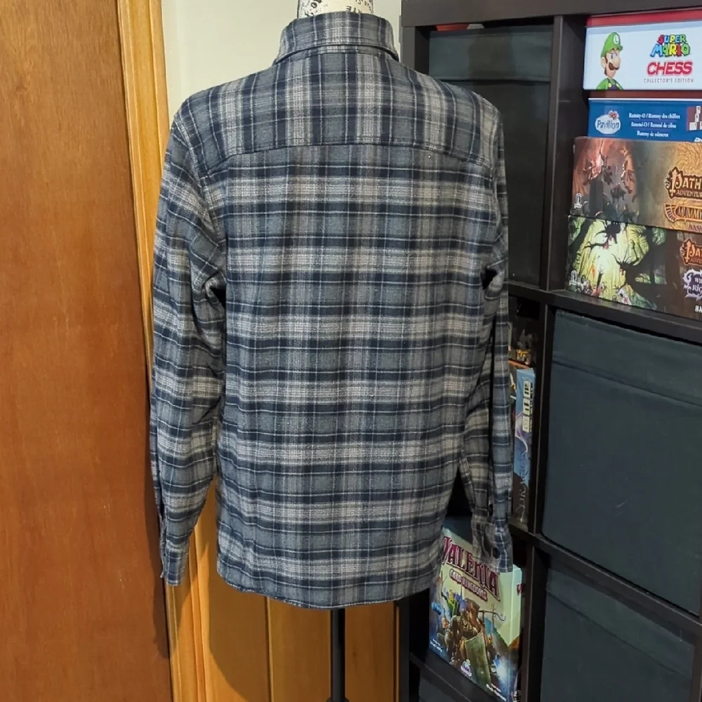 Roots Size S Men's Gray and Black Plaid Button-Up Shirt - Picture 5 of 15